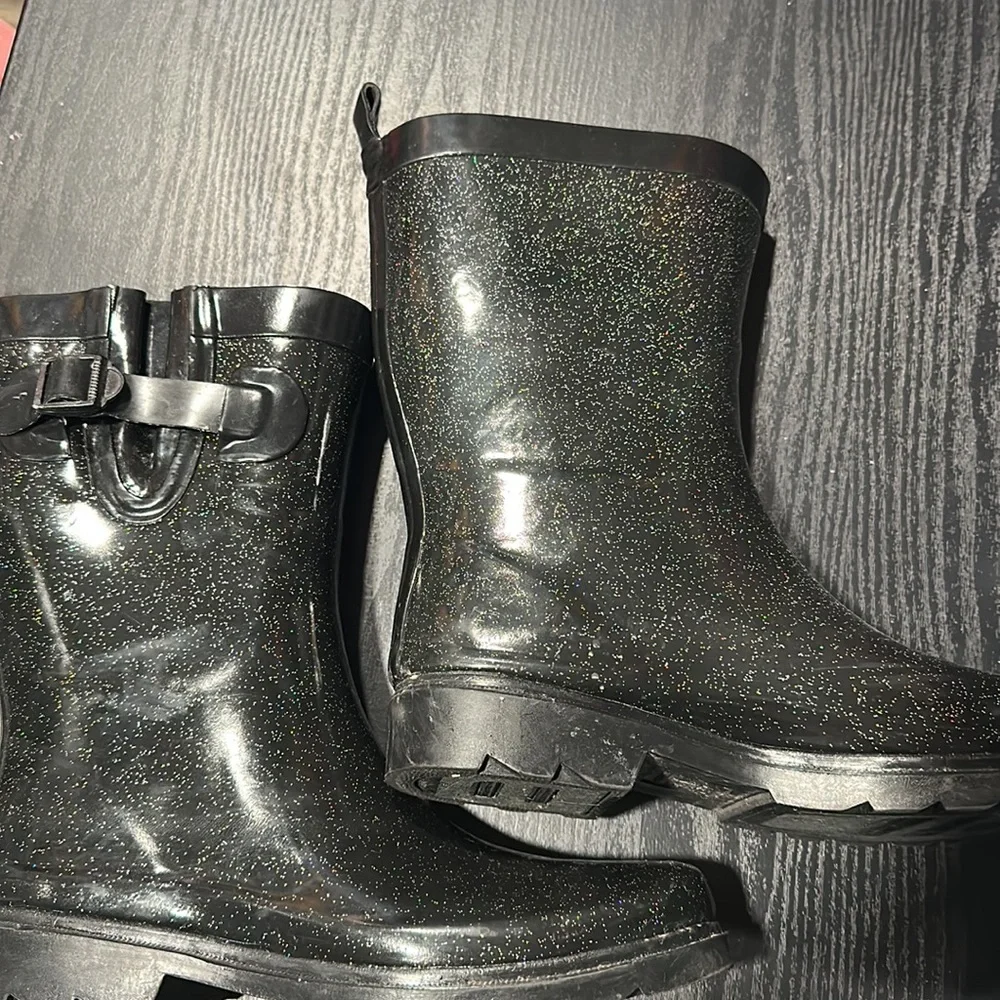 Black Glitter Rainboots - Picture 3 of 5
